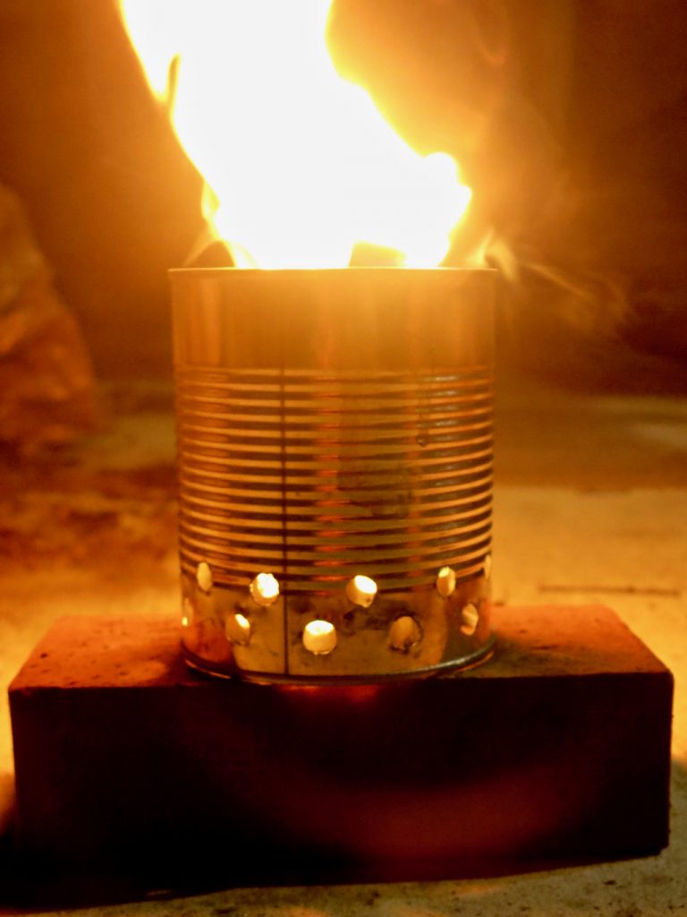 The biomass-burning stove 
